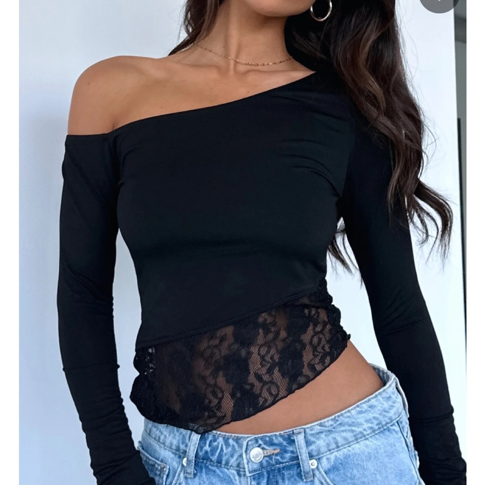 Whitefox “What you did” long sleeve black top